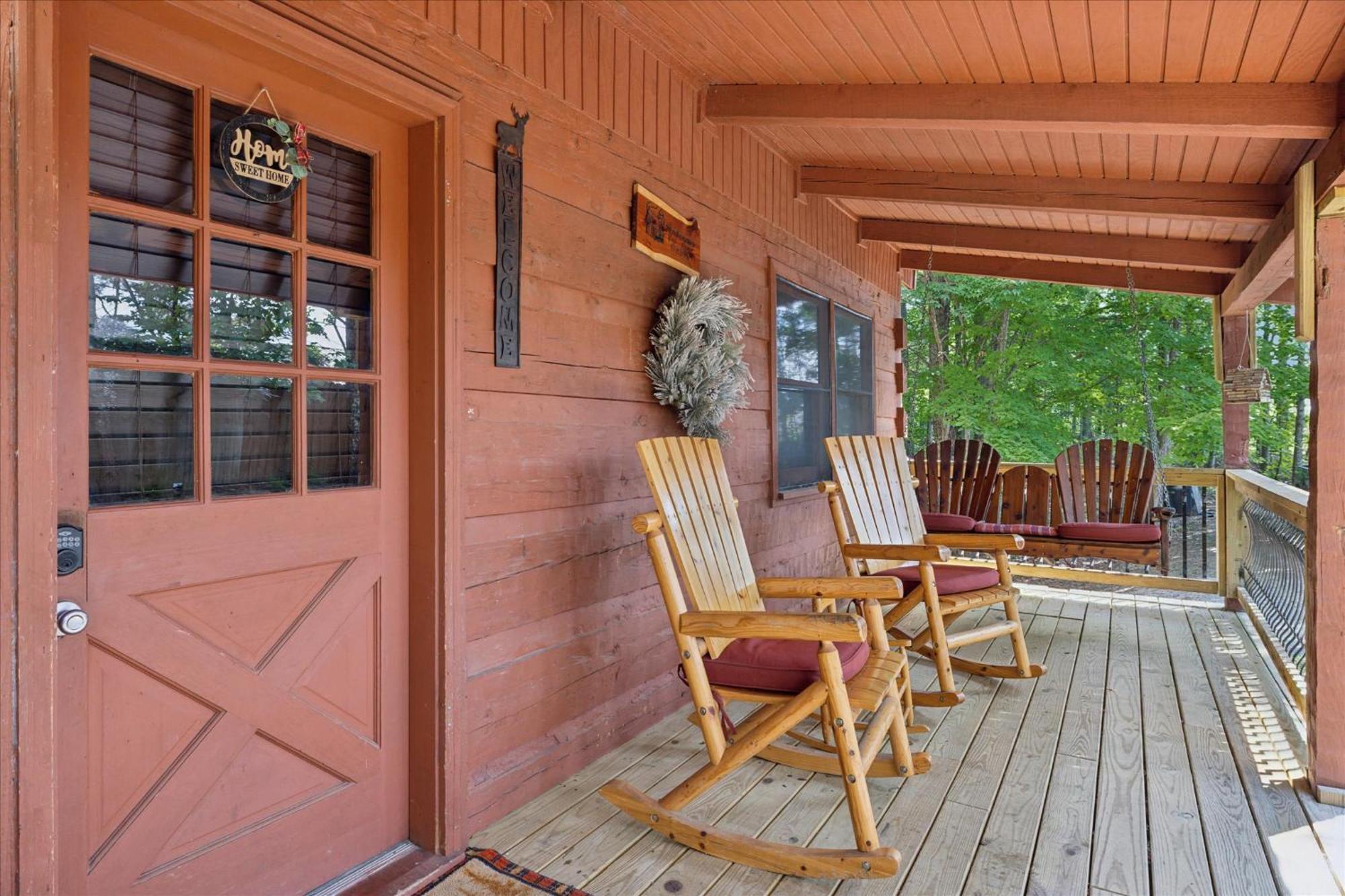 גטלינבורג A Charming Cabin, Pool, Firepit, Hot Tub-Jacuzzi מראה חיצוני תמונה